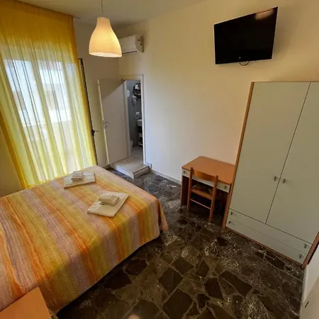 Lido Hotel 2*